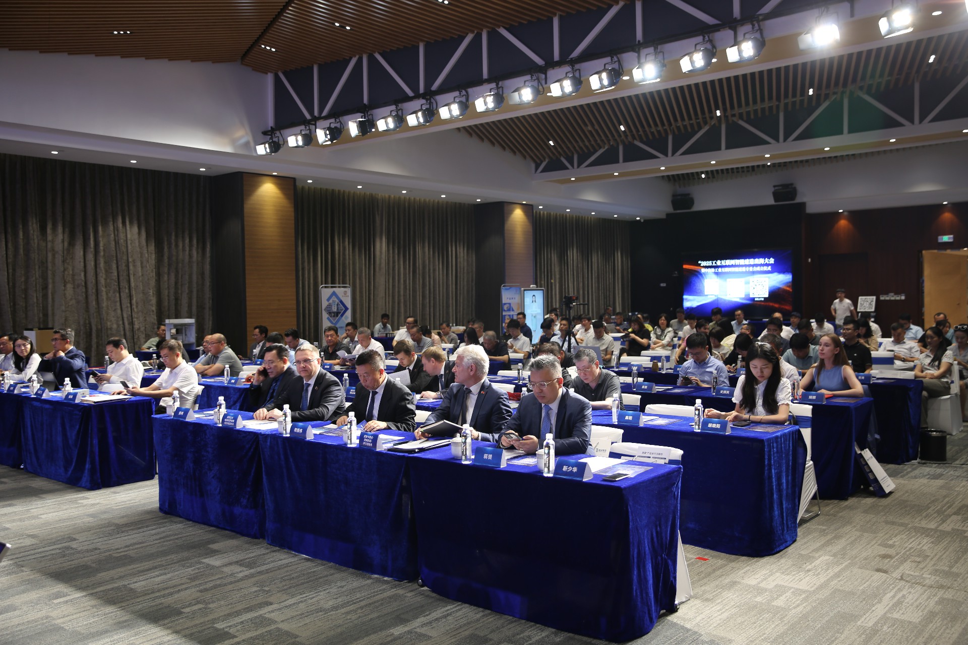 1752737945146466.jpg e5a3f67a06f9b7086f76e872d8f8b114.jpg