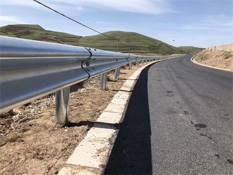 波形護(hù)欄的分類、用途、表面處理、特點(diǎn)是怎么樣的？